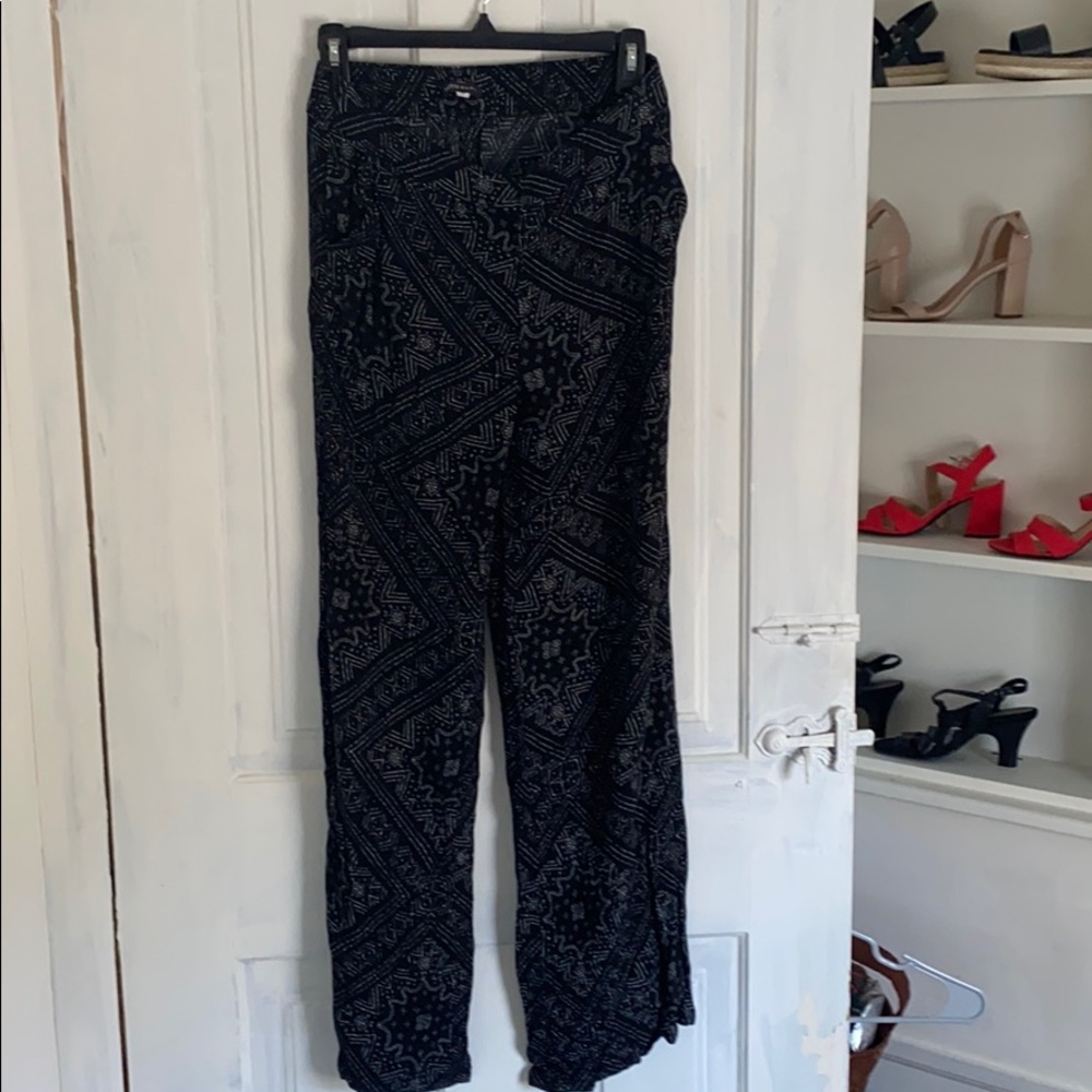 Pattern pants